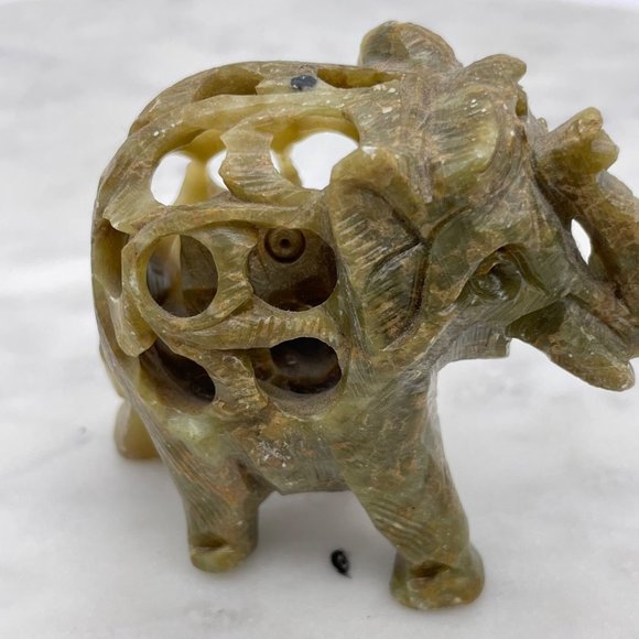 Hand Carved Soapstone Elephant Mother with Baby Inside Vintage - Picture 2 of 10
